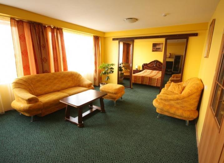 Hotel Siauliai Екстериор снимка